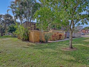 4095 Palm Bay Cir in West Palm Beach, FL - Building Photo - Building Photo