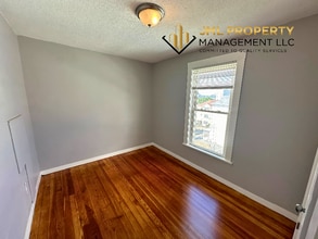 321 Union St, Unit 3N in Fall River, MA - Foto de edificio - Building Photo