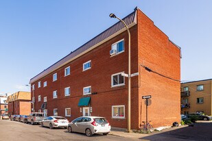 555-579 Poupart Rue in Montréal, QC - Building Photo