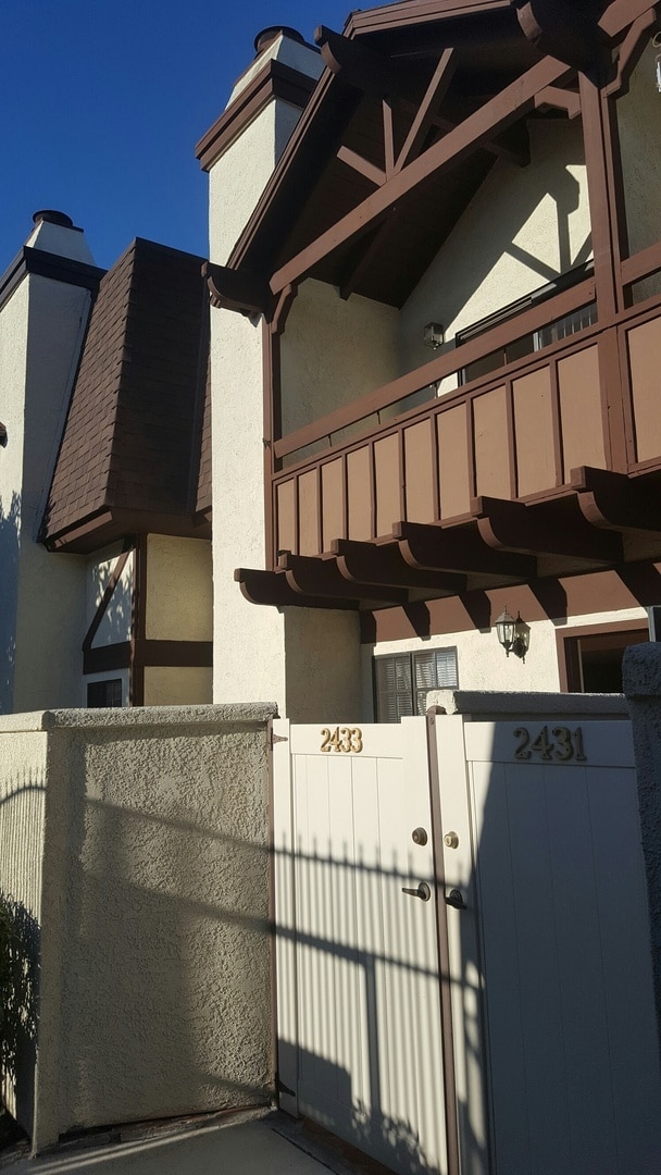 2433 Artesia Blvd in Torrance, CA - Building Photo - Building Photo