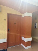 6401 Aragon Way in Ft. Myers, FL - Building Photo - Building Photo