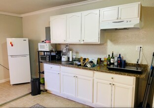 4415 Belle Hollow Dr in Houston, TX - Building Photo - Building Photo