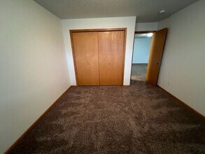 1212 37th Ave S in Moorhead, MN - Building Photo - Building Photo