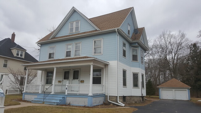 17 Naubuc Ave, Unit 17 in Glastonbury, CT - Building Photo - Building Photo
