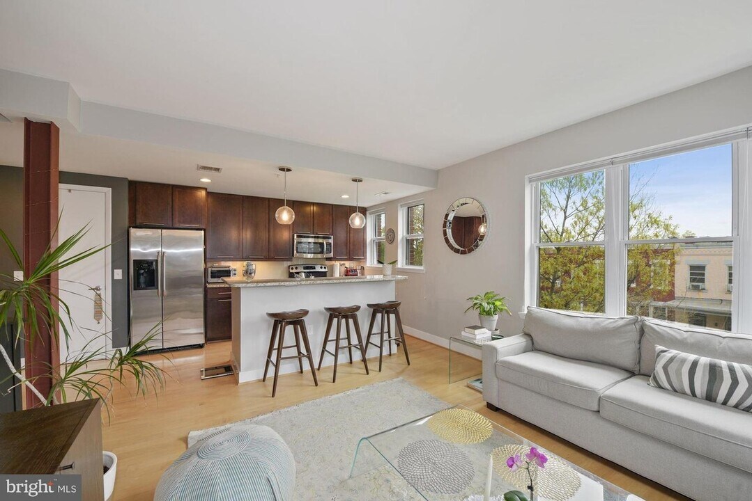 2201 2nd St NW, Unit 31 in Washington, DC - Foto de edificio