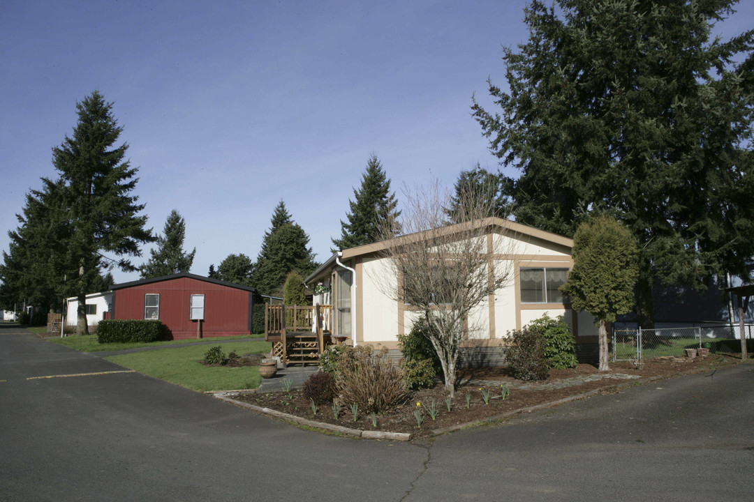 Country Manor Mobile Home Park in Brush Prairie, WA - Building Photo