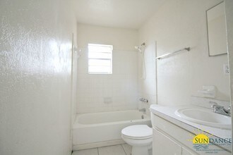 210 Dates Ave NW in Fort Walton Beach, FL - Building Photo - Building Photo