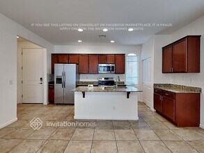 1373 S Ponderosa Dr in Gilbert, AZ - Foto de edificio - Building Photo