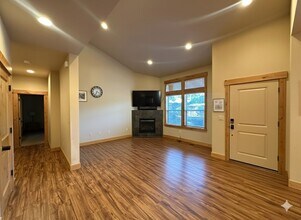 2737 NW Skyliners Rd in Bend, OR - Building Photo - Building Photo