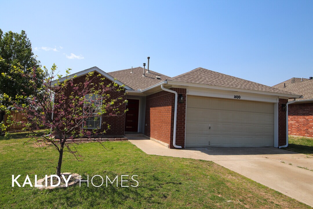 1400 Buena Vista Cir Photo