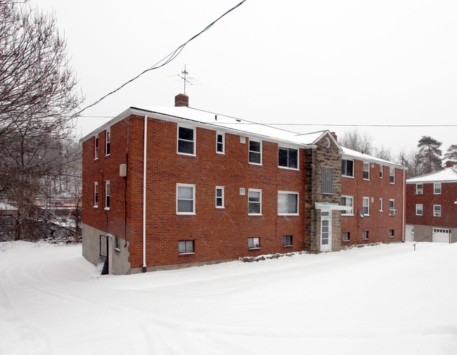 776 Cooke Ln in Pittsburgh, PA - Foto de edificio - Building Photo