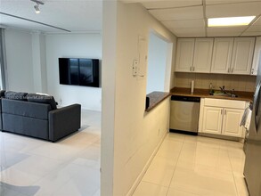 13499 Biscayne Blvd in North Miami, FL - Building Photo - Building Photo