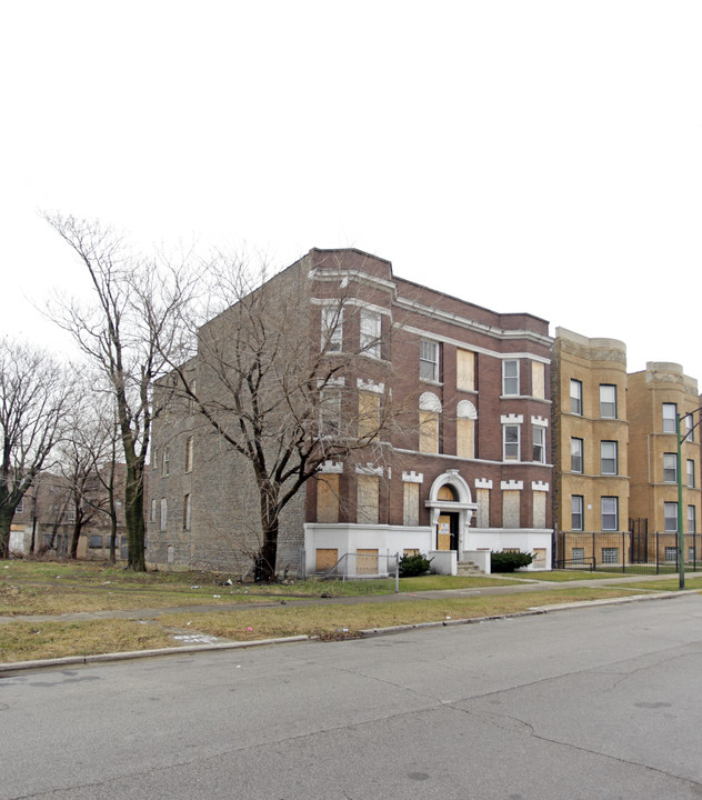 5727 S Calumet Ave in Chicago, IL - Building Photo