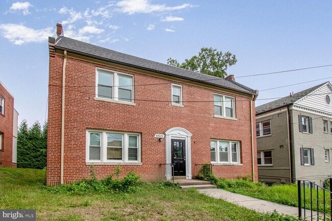 property at 4515 Avondale St