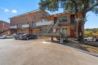 2205 N Lamar Blvd in Austin, TX - Building Photo - Building Photo