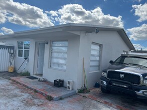 101 W 10th St in Hialeah, FL - Building Photo - Building Photo