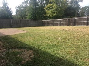 1175 Cynthia Ln in Spring Hill, TN - Foto de edificio - Building Photo