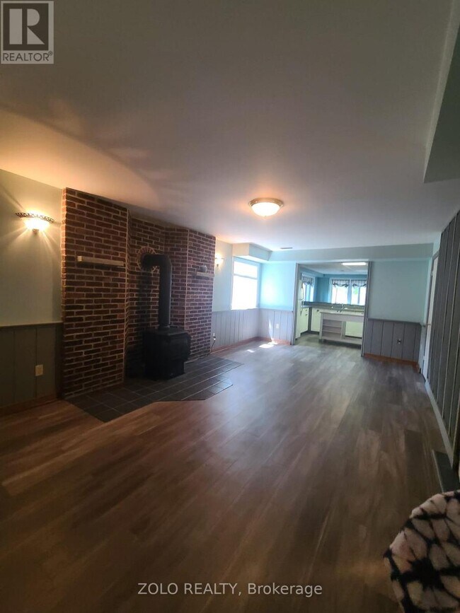 114 Ardagh Rd in Barrie, ON - Building Photo - Building Photo