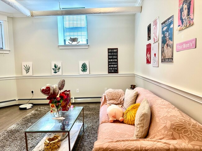 1340 Commonwealth Ave in Boston, MA - Building Photo - Building Photo