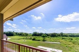 Chaparral Place Apartments in Pleasanton, TX - Building Photo