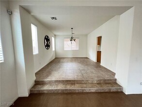 742 Canary Wharf Dr in Las Vegas, NV - Building Photo - Building Photo