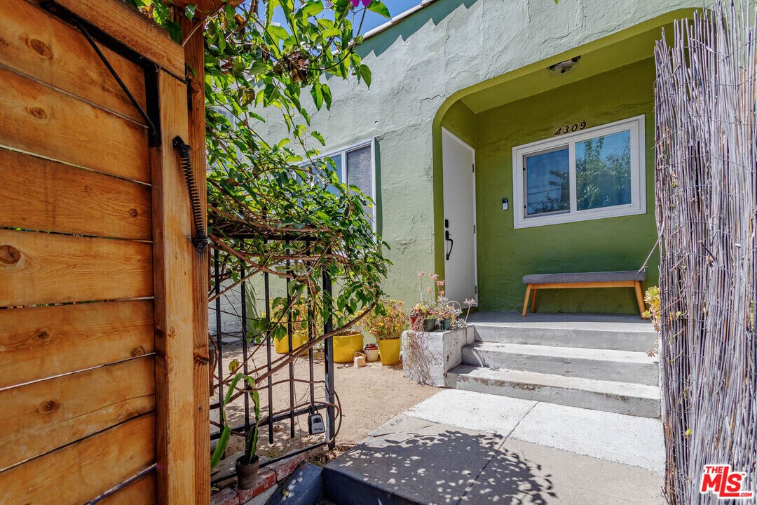 4307 Burns Ave in Los Angeles, CA - Building Photo