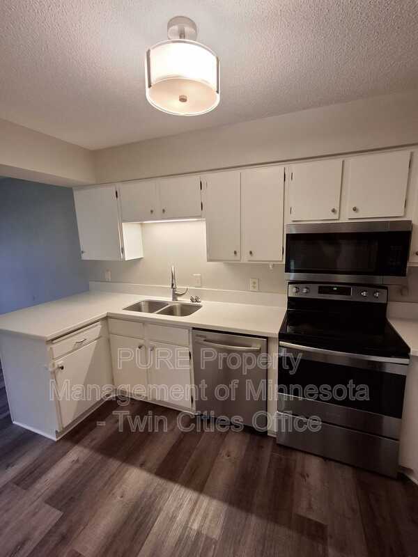 property at 9468 Kingsview Ln N