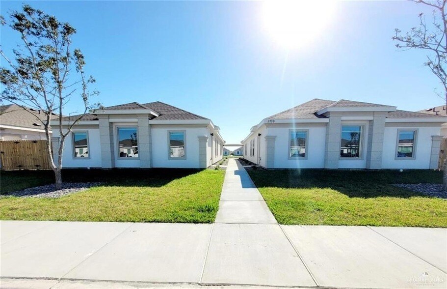 5709 Sandpiper Ave, Unit 2 in McAllen, TX - Building Photo