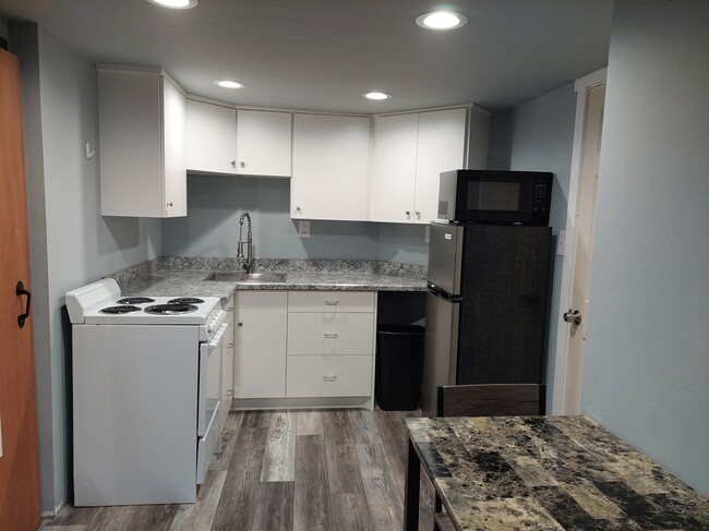 1349 E Bridger St, Unit B in Pocatello, ID - Building Photo - Building Photo