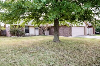 808 Waterview Rd in Oklahoma City, OK - Foto de edificio - Building Photo