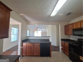 1938 Bertha Ct in Hampton, GA - Building Photo