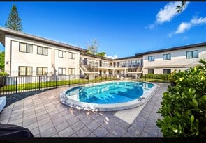 1901 Johnson St in Hollywood, FL - Building Photo