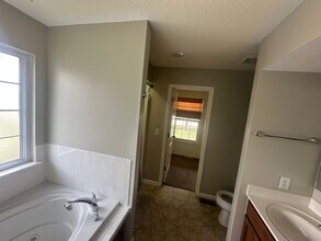 340 Crest Ave in Holts Summit, MO - Building Photo - Building Photo
