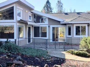 18514 Lake Forest Dr in Penn Valley, CA - Building Photo - Building Photo