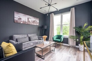 525 Parkway Dr NE in Atlanta, GA - Building Photo