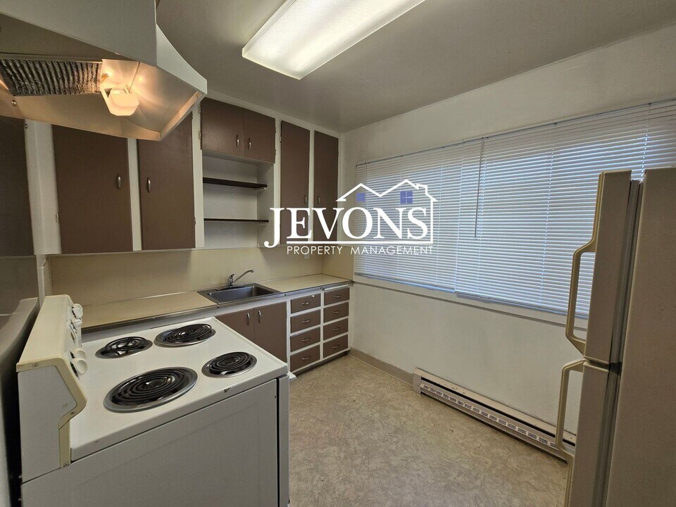 619 S 10th Ave in Yakima, WA - Building Photo