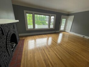 3111 Meadowbrook Blvd, Unit UP in Cleveland Heights, OH - Foto de edificio - Building Photo
