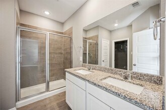 5710 Tabula Rasa Dr in Katy, TX - Building Photo - Building Photo