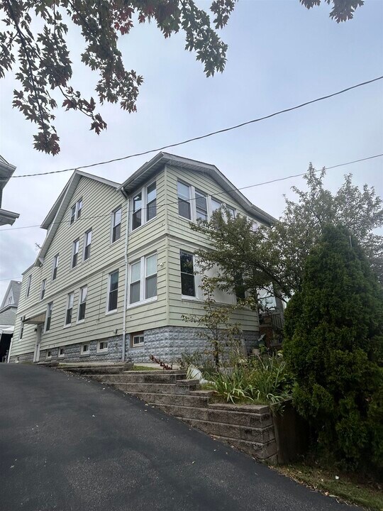 799 Kearney Ave in Kearny, NJ - Building Photo