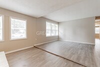 1450 Wyman St NE photo'