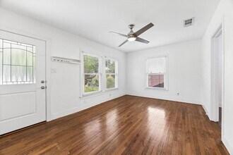 1002 Ellingson Ln in Austin, TX - Building Photo - Building Photo