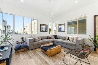 70 Ebb Tide Cir in Newport Beach, CA - Building Photo - Building Photo