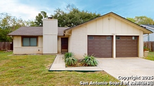 2811 Old Field Dr in San Antonio, TX - Building Photo