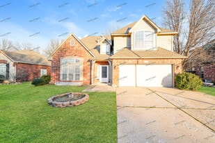 2421 S Sweet Gum Ave in Broken Arrow, OK - Building Photo