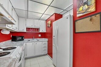 555 SE 8th St in Deerfield Beach, FL - Building Photo - Building Photo