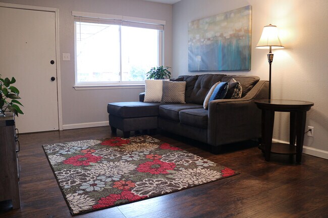 1006 Raleigh Cir in Norman, OK - Building Photo - Building Photo