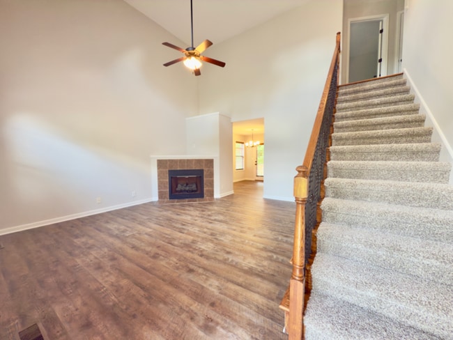 638 Hidden Valley Dr in Clarksville, TN - Building Photo - Building Photo