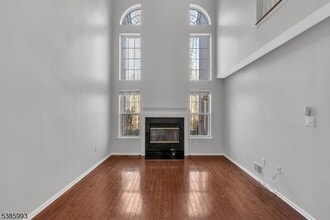 45 Washington Ct in Montville, NJ - Building Photo - Building Photo