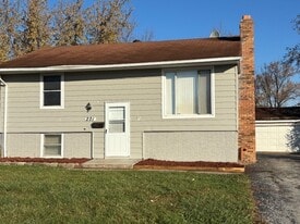 201 E Rose St in Glenwood, IL - Building Photo