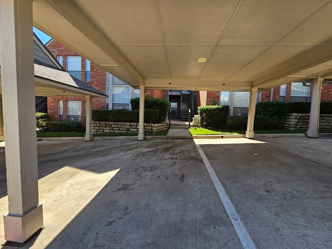 12660 Hillcrest Rd in Dallas, TX - Building Photo - Building Photo